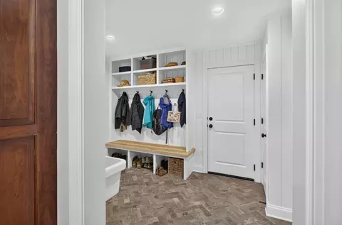 Entry Way - 9527 Centerville Rd, Bridgewater, VA 22812 photo 4 of 5