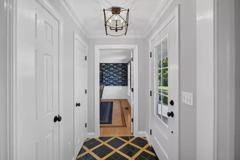 Entry Way - 9527 Centerville Rd, Bridgewater, VA 22812 photo 2 of 5