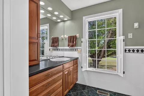 Bath - 9527 Centerville Rd, Bridgewater, VA 22812 photo 6 of 8