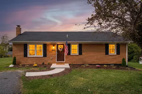 1 Sunderlin Pl, Verona, VA 24482