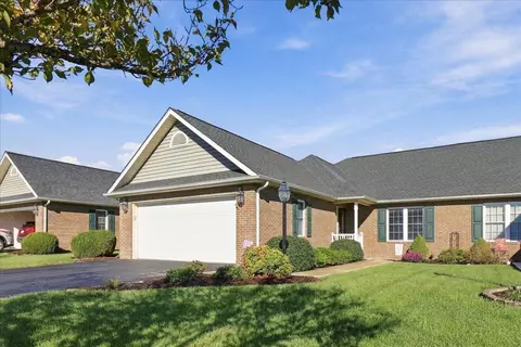 19 Saint Ives Dr, Fishersville, VA 22939