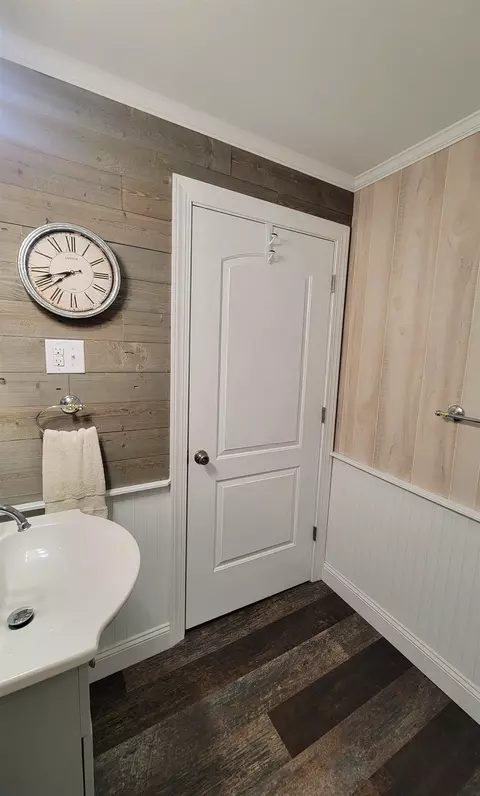 Bath - 22 Wayne Ave, Stuarts Draft, VA 24477 photo 2 of 2