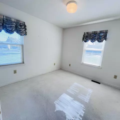 Bedroom - 141 Iris Dr, Waynesboro, VA 22980 photo 3 of 6