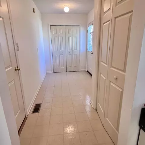 Entry Way - 141 Iris Dr, Waynesboro, VA 22980 photo 3 of 3