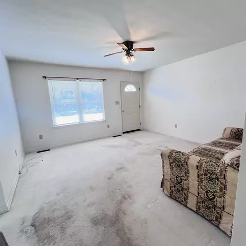 Living - 141 Iris Dr, Waynesboro, VA 22980 photo 2 of 2