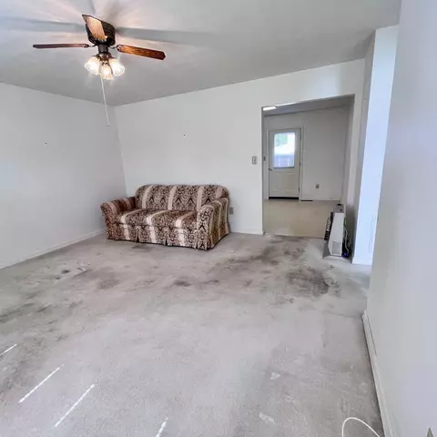 Living - 141 Iris Dr, Waynesboro, VA 22980 photo 1 of 2
