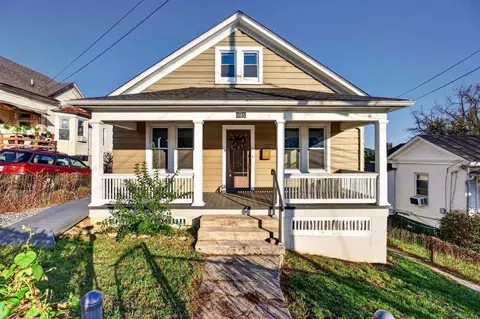 415 Marquis St, Staunton, VA 24401