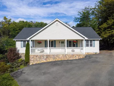 610 Cedar Ct, Woodstock, VA 22664