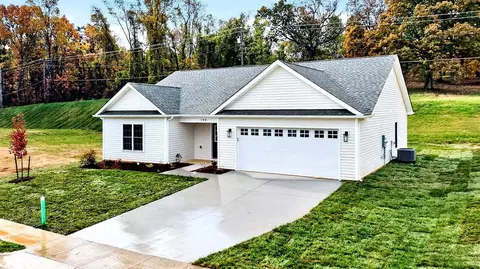 108 Brook Glen Ln, Staunton, VA 24401