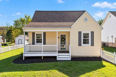1516 Lyndhurst Rd, Waynesboro, VA 22980