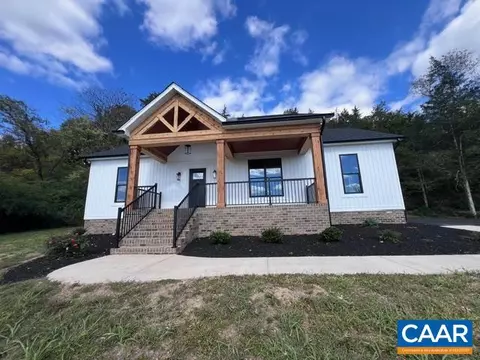560 E Main St, Scottsville, VA 24590