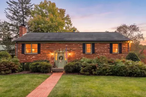 1029 Ridgemont Dr, Staunton, VA 24401