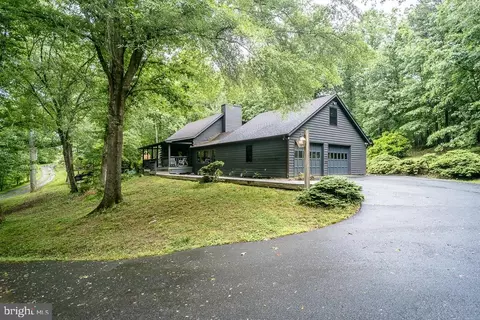3918 Lakewood Dr, Barboursville, VA 22923