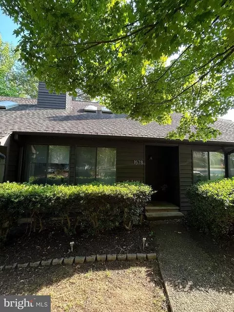 1578 Birnam Dr, Charlottesville, VA 22901