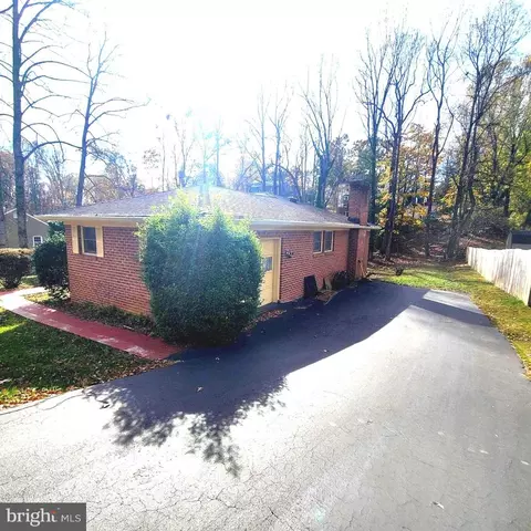 505 Westmoreland Ct, Charlottesville, VA 22901