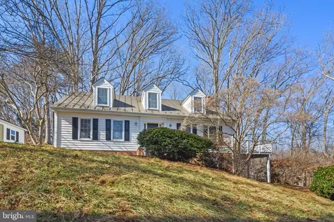 2630 Meriwether Dr, Charlottesville, VA 22901 photo 2