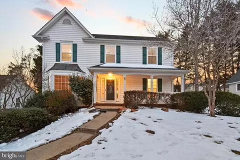 2682 English Oaks Cir, Charlottesville, VA 22911