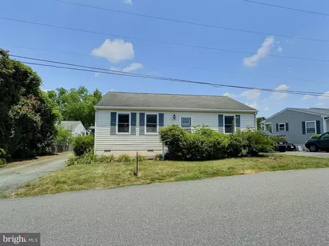 1303 Knoll St, Charlottesville, VA 22902