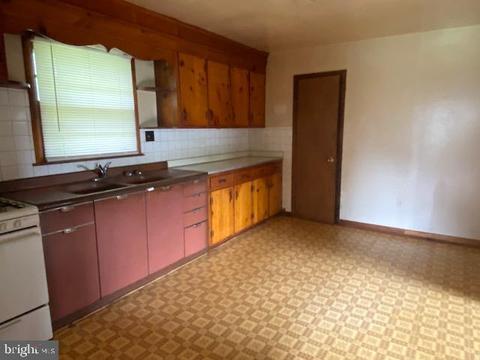 852 Third, Culpeper, VA 22701 photo 3
