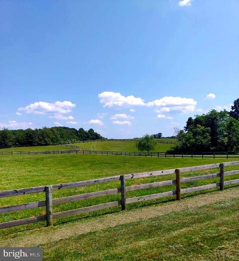 Twin Oaks Lane, Culpeper, VA 22701