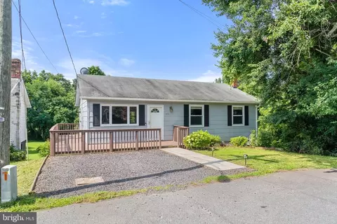 871 3rd St, Culpeper, VA 22701 photo 2