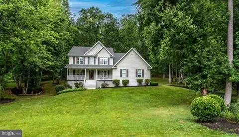 3040 Somerset Dr, Jeffersonton, VA 22724