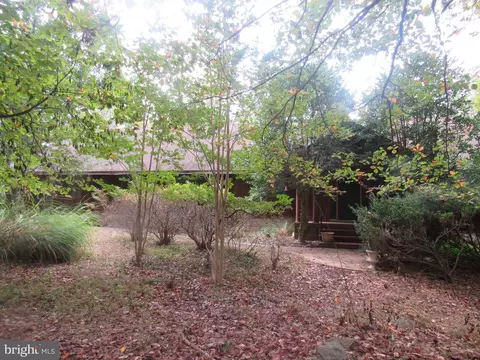 9232 Frontier Ln, Castleton, VA 22716 photo 1