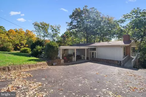 18396 Fox Mountain Ln, Culpeper, VA 22701