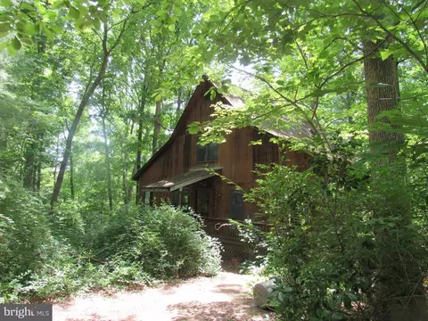 9267 Frontier Ln, Castleton, VA 22716 photo 1