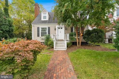 211 W Chandler St W, Culpeper, VA 22701