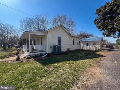 1826 Broad St, Culpeper, VA 22701 photo 4