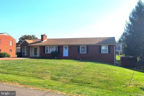 441 Azalea St, Culpeper, VA 22701 photo 2