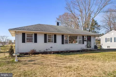 137 Garr Ave, Culpeper, VA 22701 photo 2