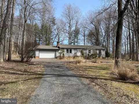 1213 Kristin Ln, Amissville, VA 20106