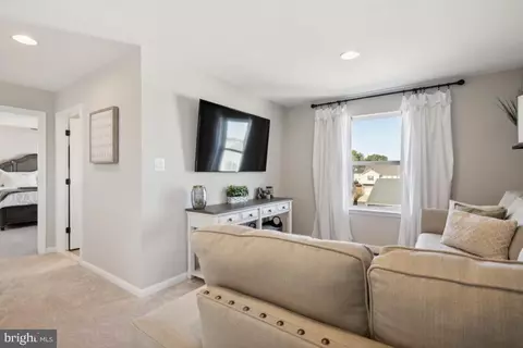Living - 2164 Juniper Dr, Culpeper, VA 22701 photo 3 of 4