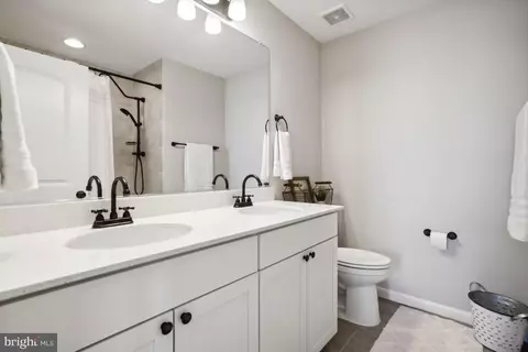 Bath - 2164 Juniper Dr, Culpeper, VA 22701 photo 2 of 6