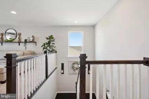 Entry Way - 2164 Juniper Dr, Culpeper, VA 22701 photo 2 of 3