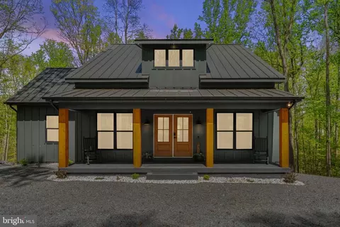 17807 Jackson Pines Ln, Brandy Station, VA 22714