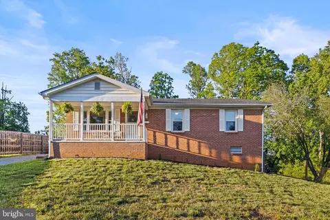 7221 Oak Dr, Reva, VA 22735