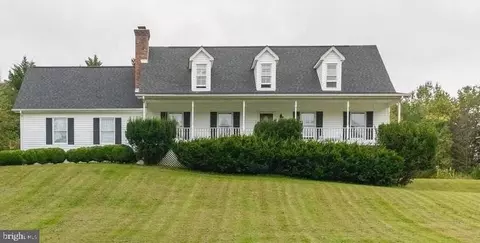 1466 Ashley Ct, Amissville, VA 20106