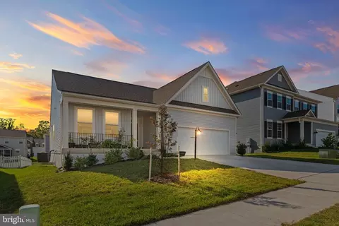 2052 Armstrong Ter, Jeffersonton, VA 22724