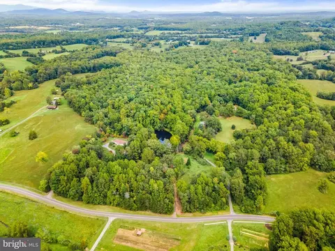 17386 Poplar Oak Dr, Reva, VA 22735