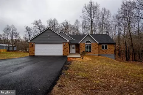 19110 Ferguson Ln, Jeffersonton, VA 22724