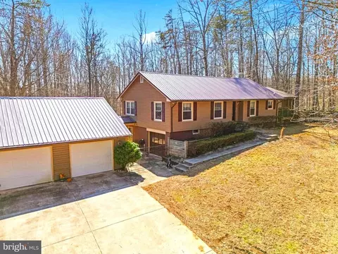 16520 Tonys Ct, Amissville, VA 20106