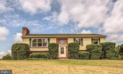 18691 Springs Rd, Jeffersonton, VA 22724