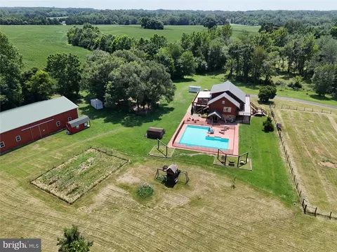 19485 Lee Jct, Stevensburg, VA 22741