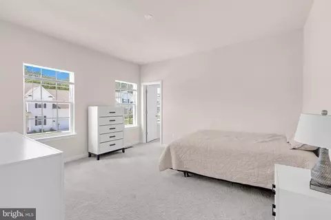 2053 Whithorn Hl, Jeffersonton, VA 22724