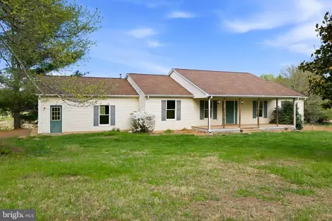 4004 Indian Run Rd, Amissville, VA 20106