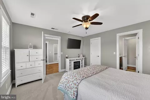 Bedroom - 18438 Snaffle Ln, Culpeper, VA 22701 photo 3 of 5