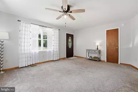 6235 Scottsville Rd, Jeffersonton, VA 22724